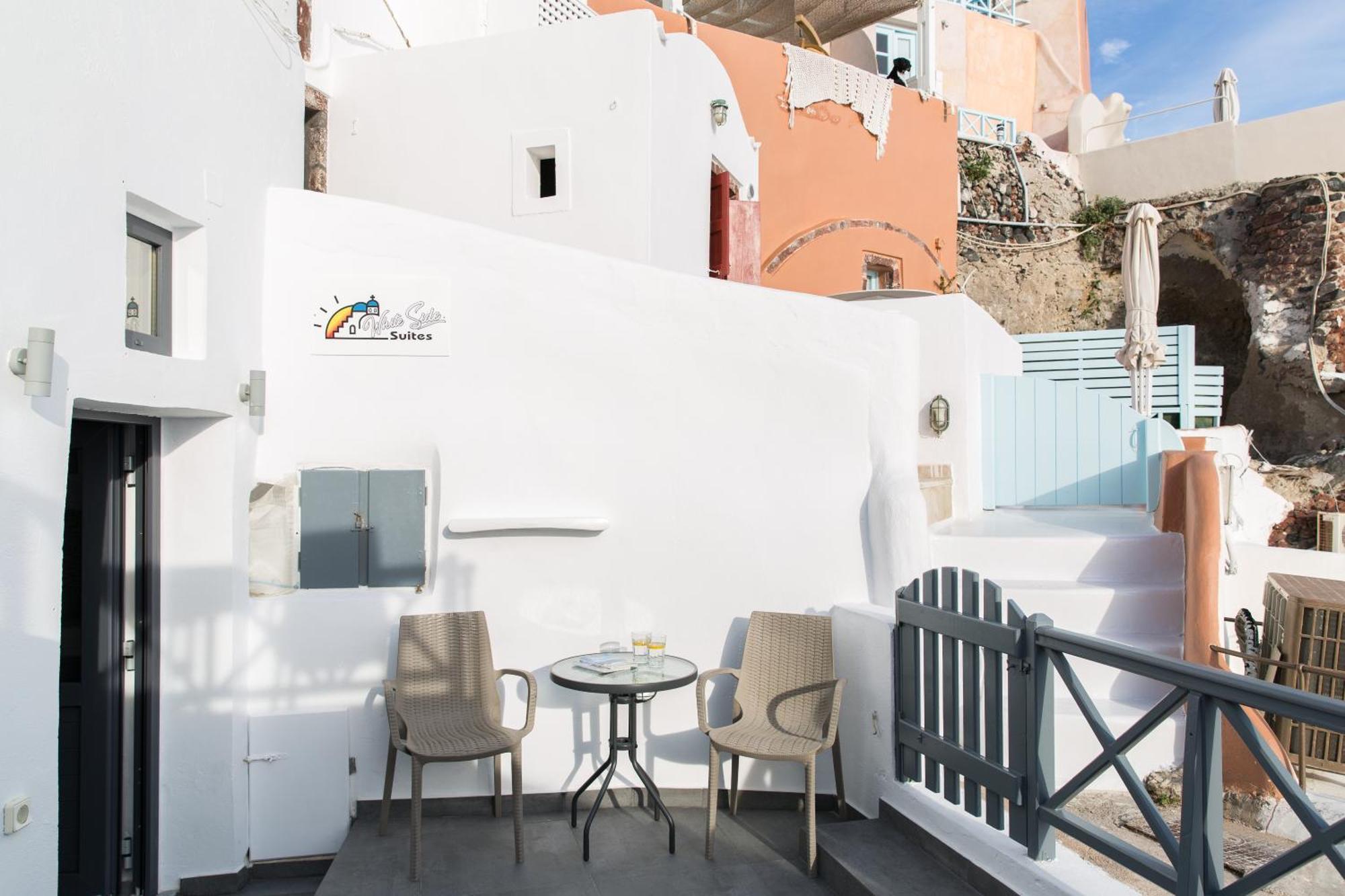 White Side Suites Oía Exterior photo