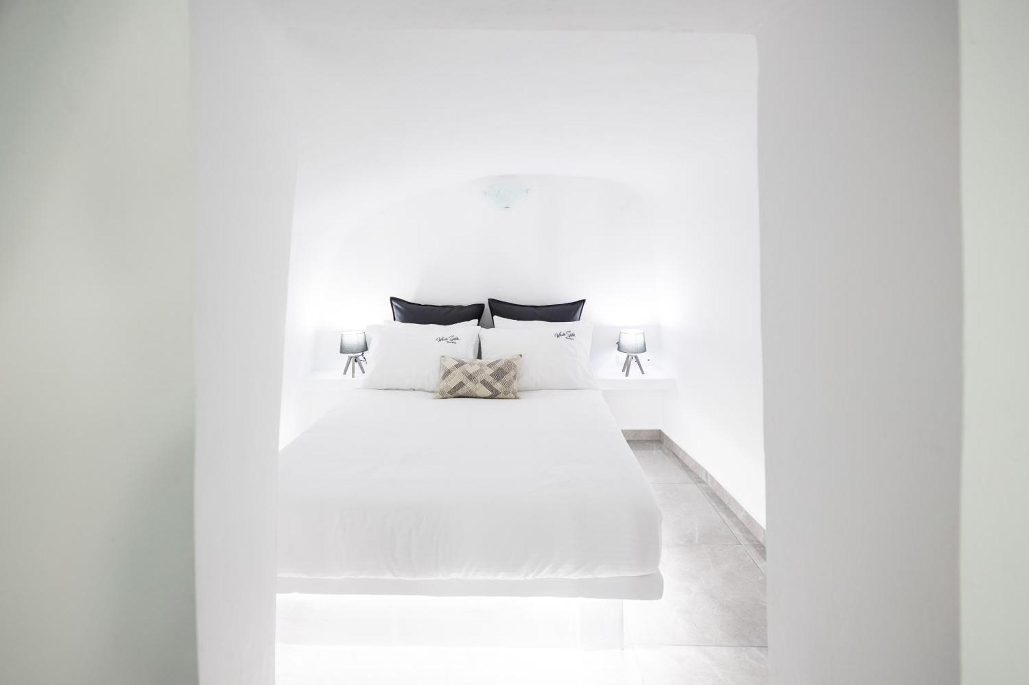 White Side Suites Oía Exterior photo